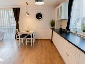 Apartament superb 2 camere + parcare Urban Coresi — miniatura 6