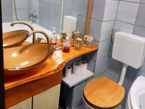 Inchiriez apartament 2 camere+curte 65 mp — miniatura 6