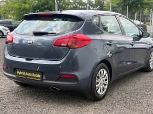 KIA CEED – Compactă din 2015, benzină, spațioasă și fiabilă — miniatura 5