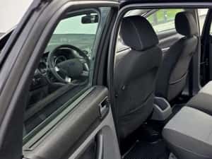 Ford Focus 2010 Euro 5 Facelift 1.6 Diesel Manual Clima Primu Nr Rosu Impecabil — miniatura 8