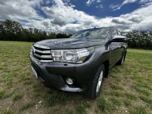 Toyota Hliux 2.4 — miniatura 10