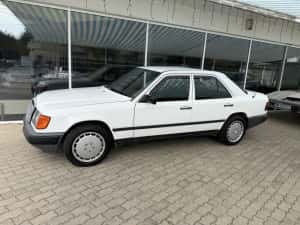 Mercedes-Benz W124 200D 1988 – Vehicul Istoric – Stare de functionare foarte buna — miniatura 3
