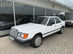 Mercedes-Benz W124 200D 1988 – Vehicul Istoric – Stare de functionare foarte buna — miniatura 9