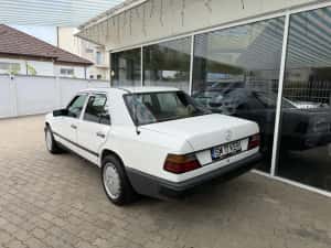Mercedes-Benz W124 200D 1988 – Vehicul Istoric – Stare de functionare foarte buna — miniatura 10