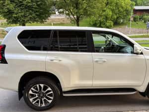 Toyota Land Cruiser - Second Hand, Rulaj 12.500 km — miniatura 4