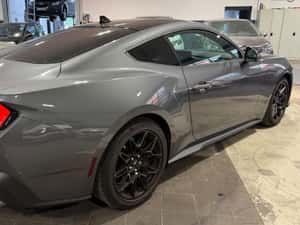 Ford Mustang Automată 446 HP Benzină — miniatura 5