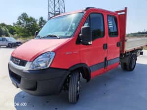 Iveco Daily basculabil pe cutie pe 3 parti import Italia an 2011 km 268000 anvelope toate noi — miniatura 8