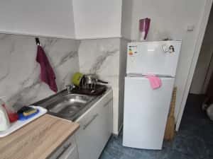 De inchiriat apartament 2 camere, Centru, 300 euro — miniatura 1