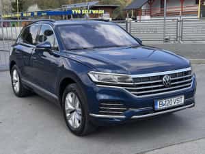 VW Touareg V6 3.0 TDI 2022 usor avariat