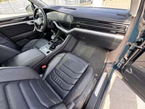 VW Touareg V6 3.0 TDI 2022 usor avariat — miniatura 5