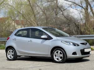 Mazda 2 - 1.3 benzina 80.000km !!! 4 usi / Klima — miniatura 2