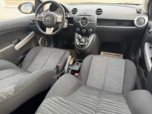 Mazda 2 - 1.3 benzina 80.000km !!! 4 usi / Klima — miniatura 5
