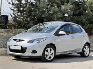 Mazda 2 - 1.3 benzina 80.000km !!! 4 usi / Klima — miniatura 9