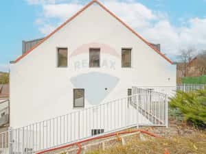 Armonie între tradiție și modernitate – Vilă contemporană în Brasov — miniatura 6