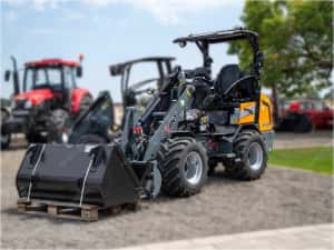 Încărcător mini cu ROPS  - 26 CP, max 1750 kg / Giant G2500 HD (demo) — miniatura 9