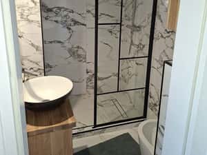 Inchiriez 2 camere zona iulius mall — miniatura 3