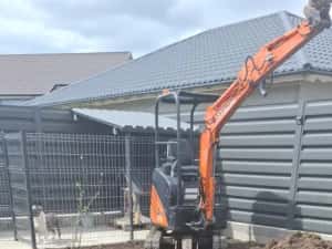 Inchiriez buldoexcavator,miniescavator pt spatii inguste,prestez servi — miniatura 8