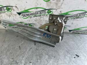 Macara geam spate dreapta electrica 85720 05 10B Toyota Yaris a 2-a g — miniatura 1