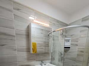 Apartament de inchiriat 3 camere + curte + parcare — miniatura 5