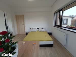 Apartament de inchiriat 3 camere + curte + parcare — miniatura 6