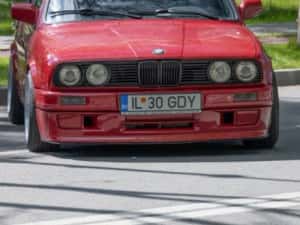 Vând sau schimb bmw e30 — miniatura 5