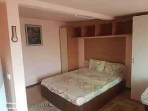 Inchiriez 2 garsoniere la curte,zona Delfinariu — miniatura 3