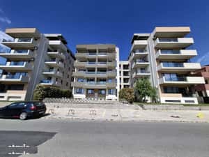 Mamaia Nord-Mackerel, apt  2camere mobilat, loc de parcare proprietate — miniatura 1