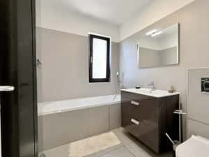 Apartament de inchiriat cu 3 camere, 98 mp utili - Dumbravita — miniatura 9