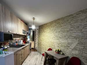 Apartament cu 2 camere, etaj 1, balcon inchis de 5 mp — miniatura 5