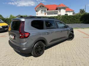 Dacia jogger  EXTREME full option benzina 1.0 L 110 cp 6 trepte — miniatura 4