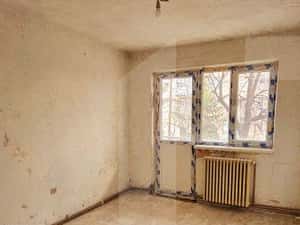 Apartament cu 3 camere, 72 mp, etaj 1, ideal pentru renovare - Simeria — miniatura 2