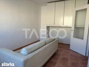 Apartament semidecomandat 2 camere etaj 3 zona Garii Fagaras — miniatura 5