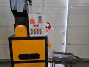 Tocator cablu granulator cupru 380V 5.5kw utilaj reciclare — miniatura 3