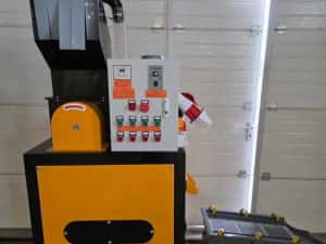 Tocator cablu granulator cupru 380V 5.5kw utilaj reciclare — miniatura 6