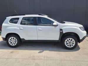Dacia Duster 1.5 dci /4× 4 /an 2024 avariata !! — miniatura 2