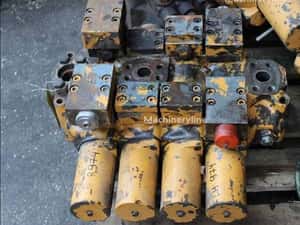 Distribuitor hidraulic Utilizat utilaje de constructii — miniatura 3
