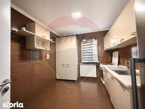 Apartament cu 3 camere de vânzare în zona Orizont - Bacau — miniatura 6