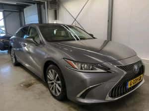 Vand Lexus Seria es Es 300 2019 Hibrid 2487 cmc Neavariata
