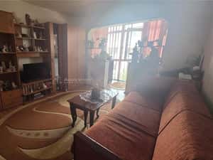 Apartament 2 semidecomandat, etaj 1 - Rovine