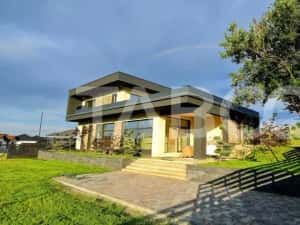 Casa individuala in natura terasa mare si piscina interioara Cisnadie — miniatura 2