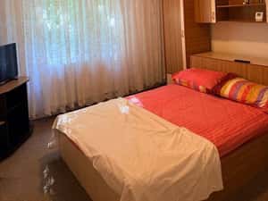 Apartament 2 camere etaj 1 zona Bazar Orizont — miniatura 2