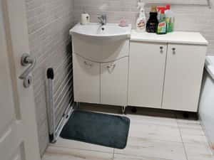 Inchiriez ap 2 cam Floresti — miniatura 5