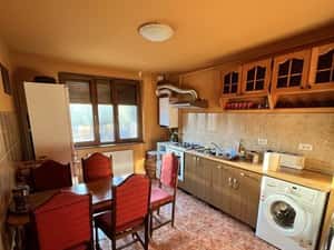 Inchiriez apartament 2 camere decomandate in Arad, zona centrala — miniatura 6