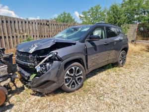 Jeep Compass 2024 avariat — miniatura 3