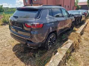 Jeep Compass 2024 avariat — miniatura 5