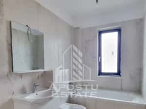 Apartament cu 2 camere, pod propriu, zona Lidl din Giroc — miniatura 4