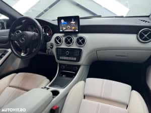 Mercedes-Benz A 200 d 7G-DCT AMG Line — miniatura 7