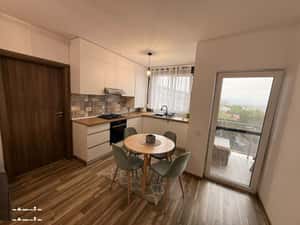 Apartament 2 camere semidecomandat zona Razoare — miniatura 3