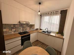 Apartament 2 camere semidecomandat zona Razoare — miniatura 5