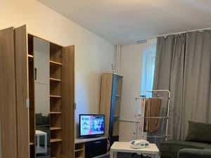 Inchiriez pe termen lung apartament 2 camere Spitalul Mare. — miniatura 2